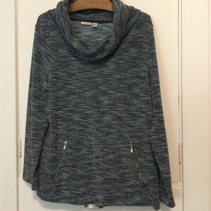 🎄🎅 Cozy Gray Cowl Neck Sweater